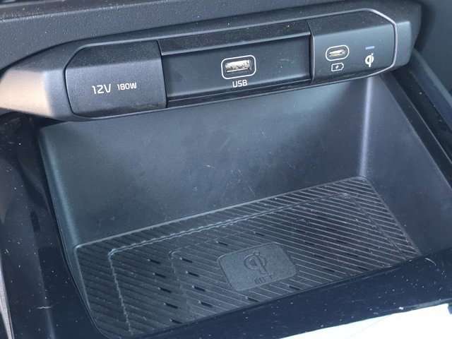 Used 2024 Kia Niro SX image 23