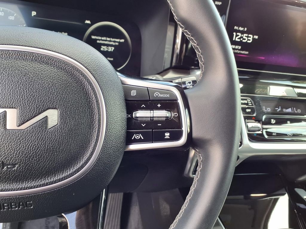 Certified 2023 Kia Sorento SX image 17