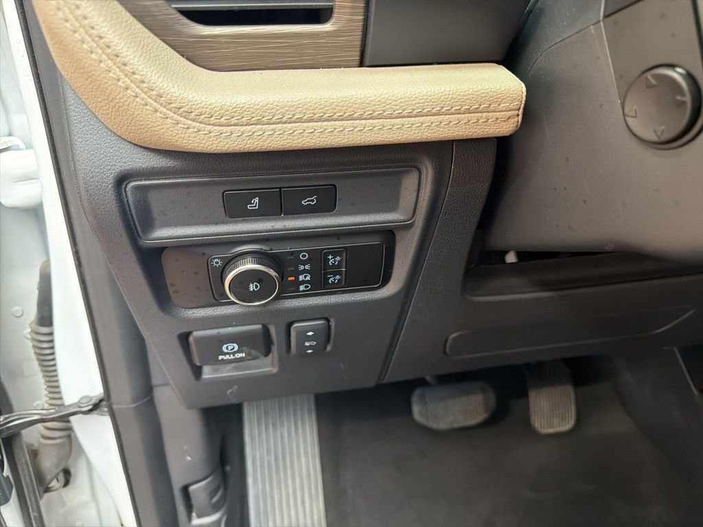 Used 2024 Ford Expedition Max Limited AWD/4WD image 24