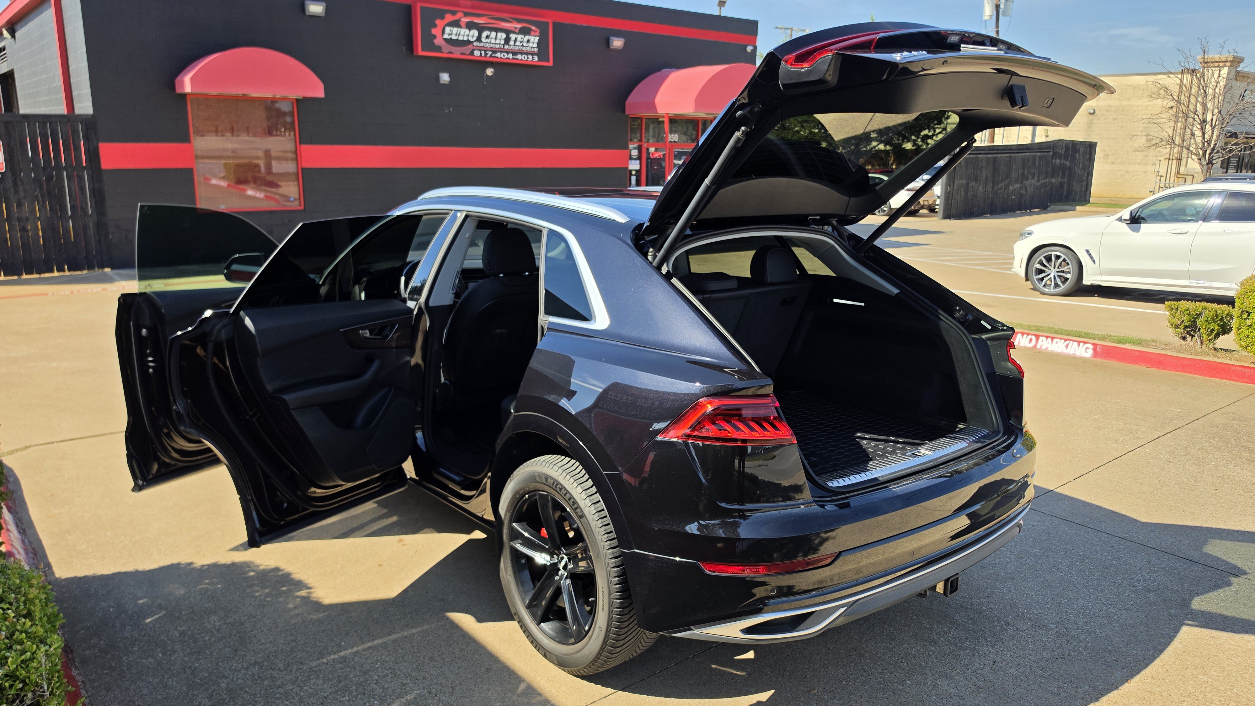 Used 2019 Audi Q8 Premium w/ Convenience Package AWD/4WD image 18