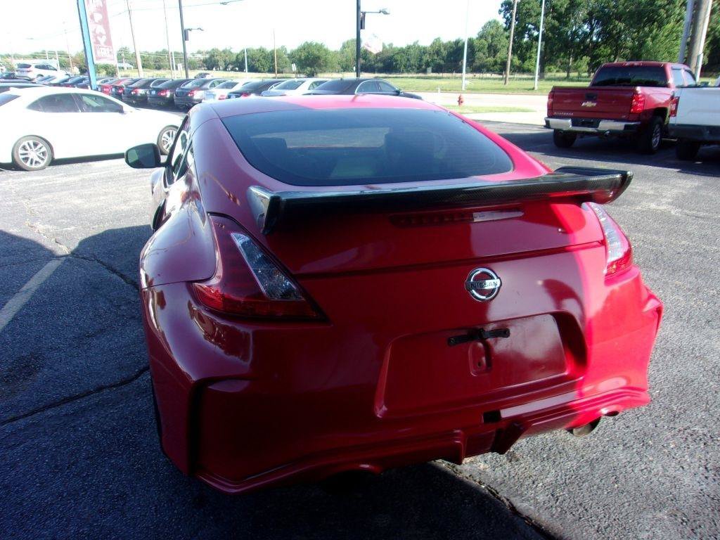 Used 2014 Nissan 370Z Coupe RWD image 4