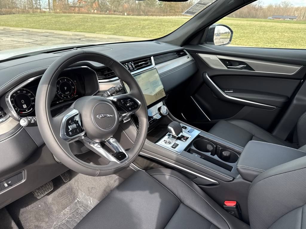 Used 2026 Jaguar F-PACE R-Dynamic S AWD/4WD image 13