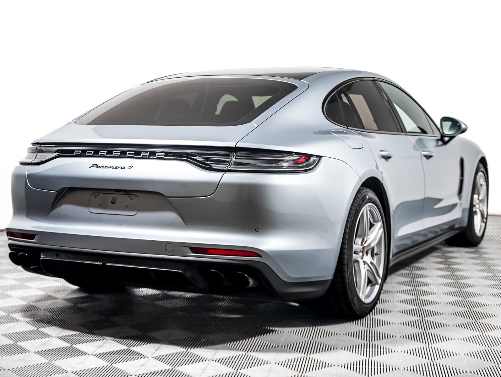 Certified 2023 Porsche Panamera 4 Platinum Edition AWD/4WD image 10