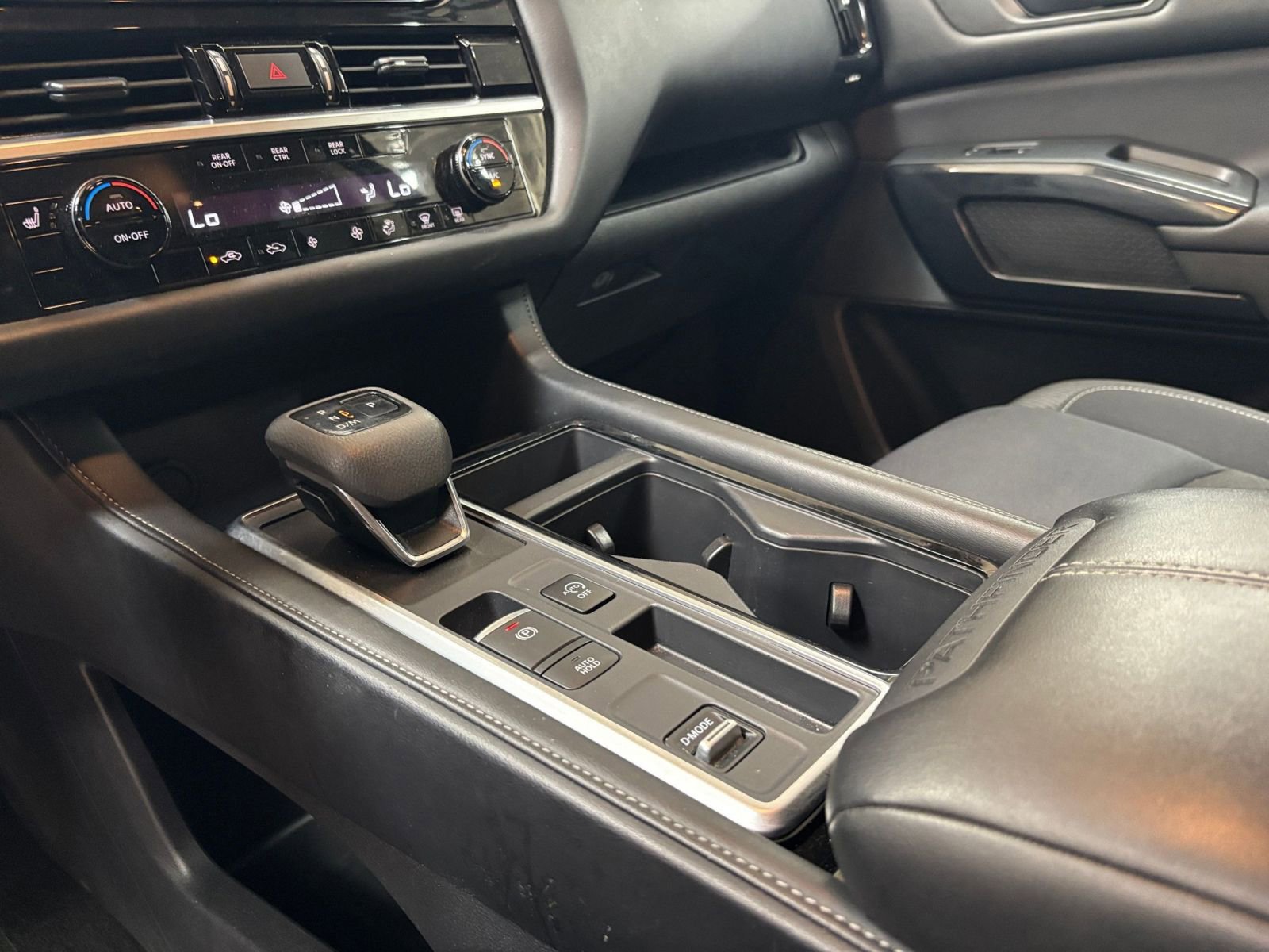 Used 2025 Nissan Pathfinder SV FWD image 44