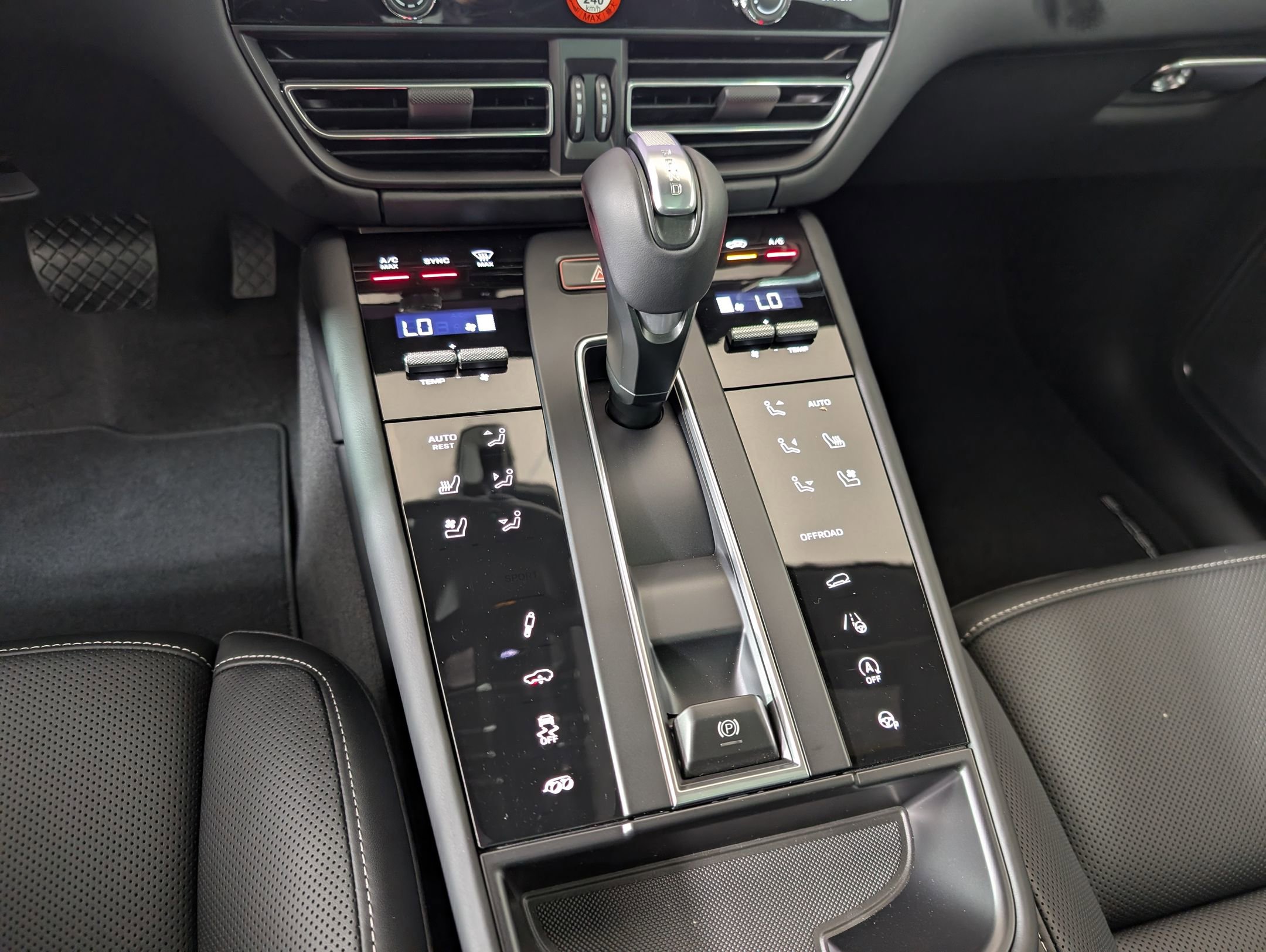 New 2026 Porsche Macan GTS AWD/4WD image 24