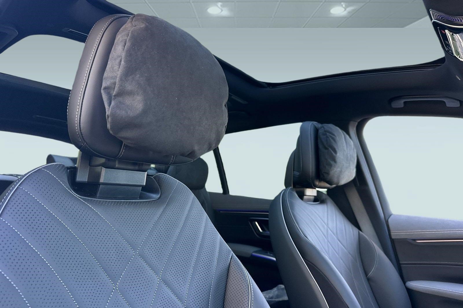 New 2026 Mercedes-Benz EQS 550 4MATIC SUV image 23