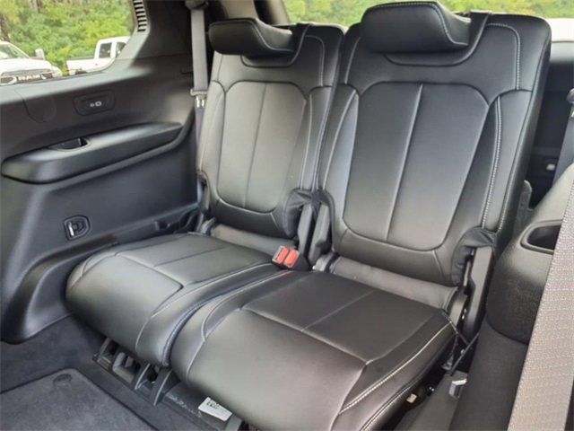 New 2025 Jeep Grand Cherokee L Limited w/ Black Appearance Package image 19