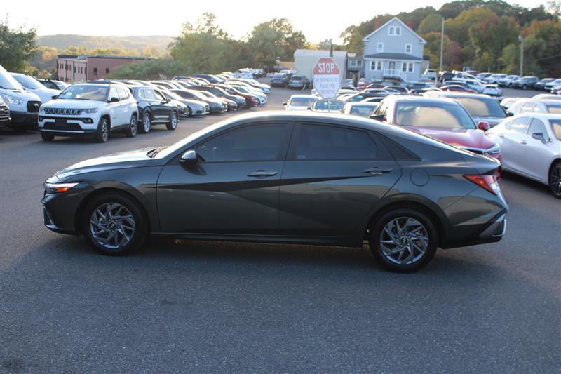 Used 2024 Hyundai Elantra SEL image 5