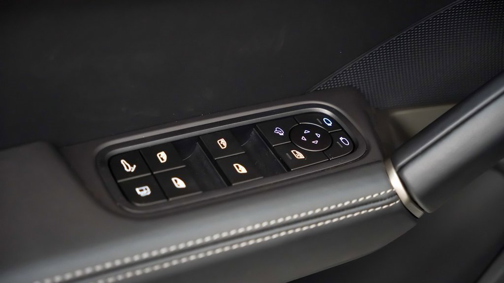 New 2025 Porsche Cayenne Turbo image 23