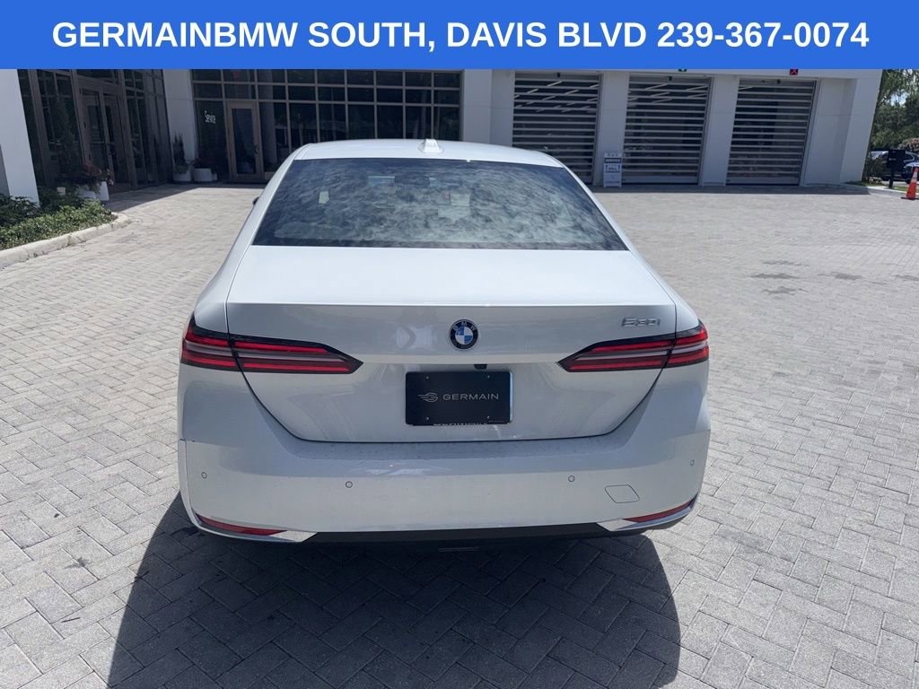 Certified 2024 BMW 530i w/ Premium Package RWD image 4