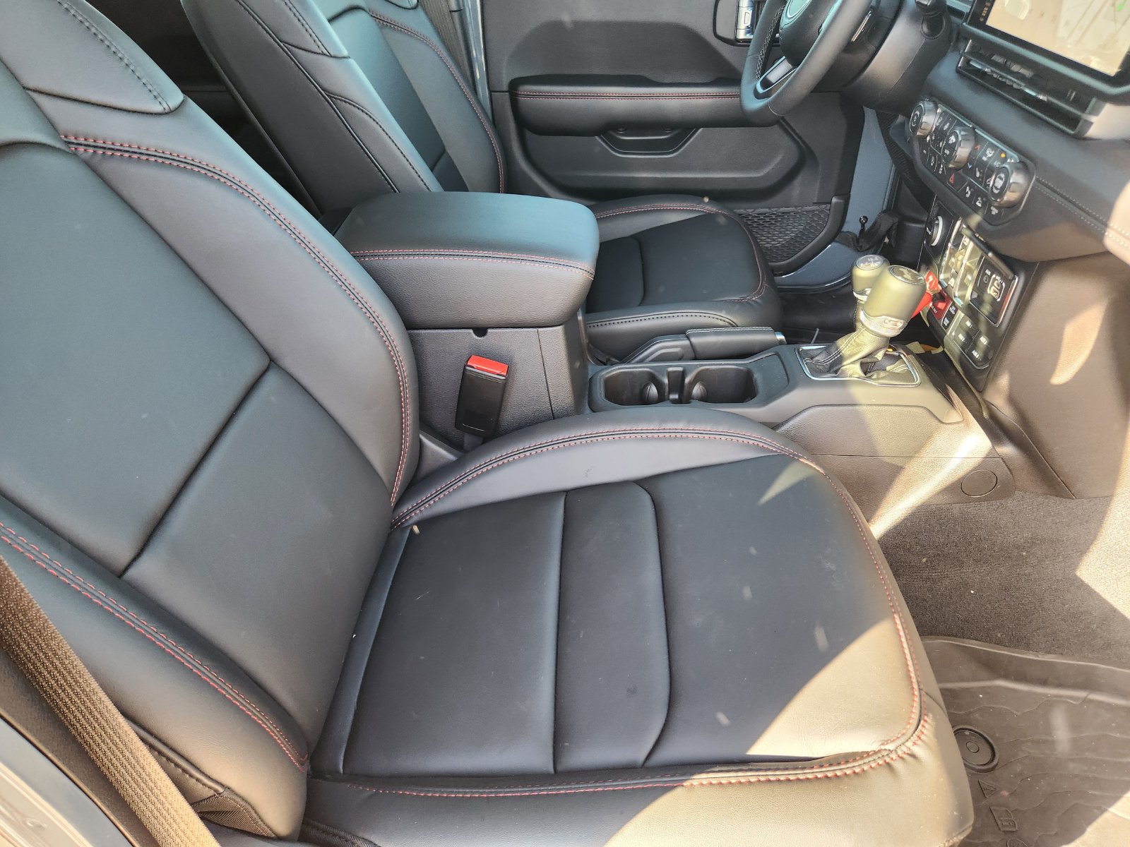 New 2026 Jeep Wrangler Unlimited Rubicon AWD/4WD image 27