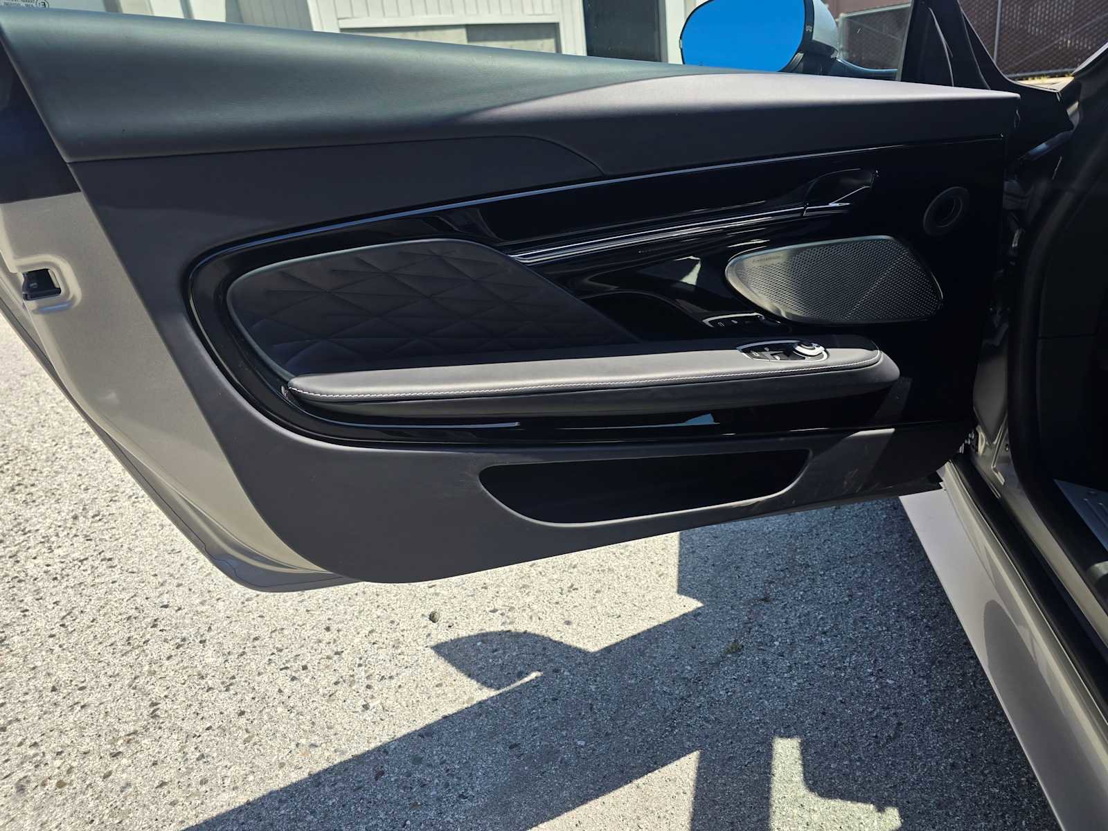 Used 2024 Aston Martin DB12 Coupe image 19