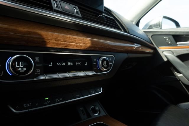 Used 2021 Audi Q5 e Premium Plus w/ Premium Plus Package image 17