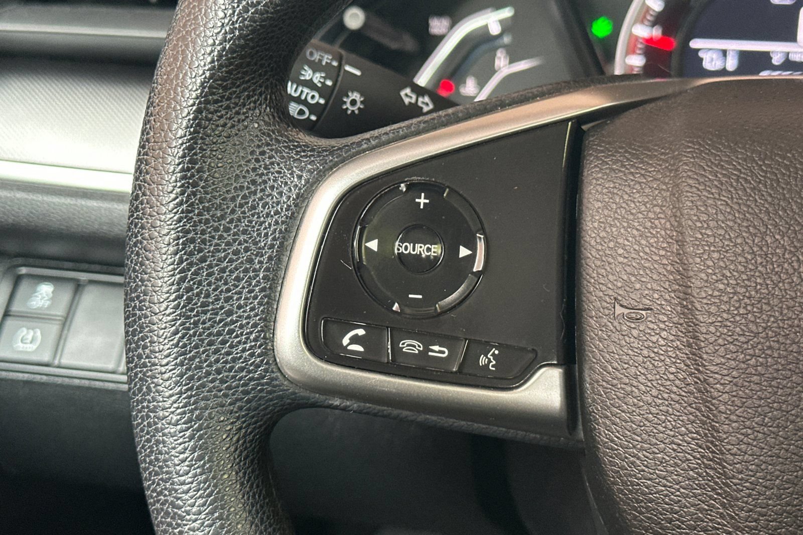 Used 2018 Honda Civic LX image 28
