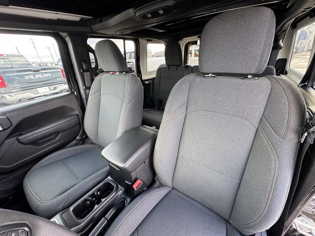 Used 2024 Jeep Wrangler Willys image 17