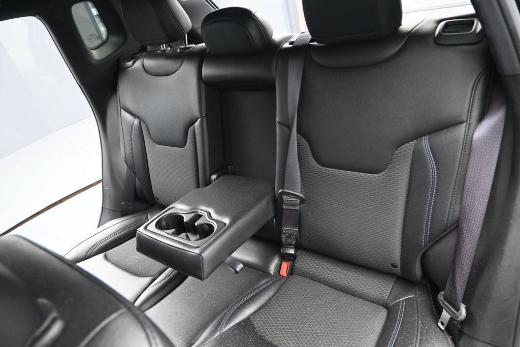 Used 2024 Jeep Compass Latitude AWD/4WD image 16