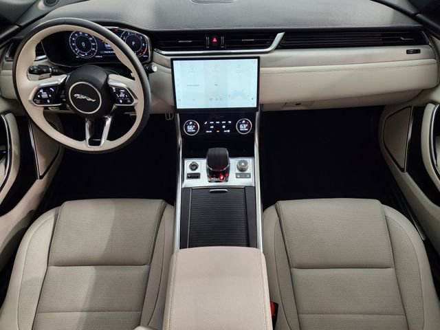 Used 2024 Jaguar XF R-Dynamic SE image 4