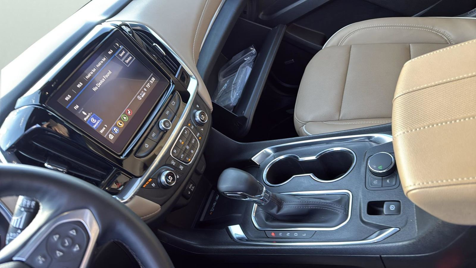 Used 2023 Chevrolet Traverse Premier image 21