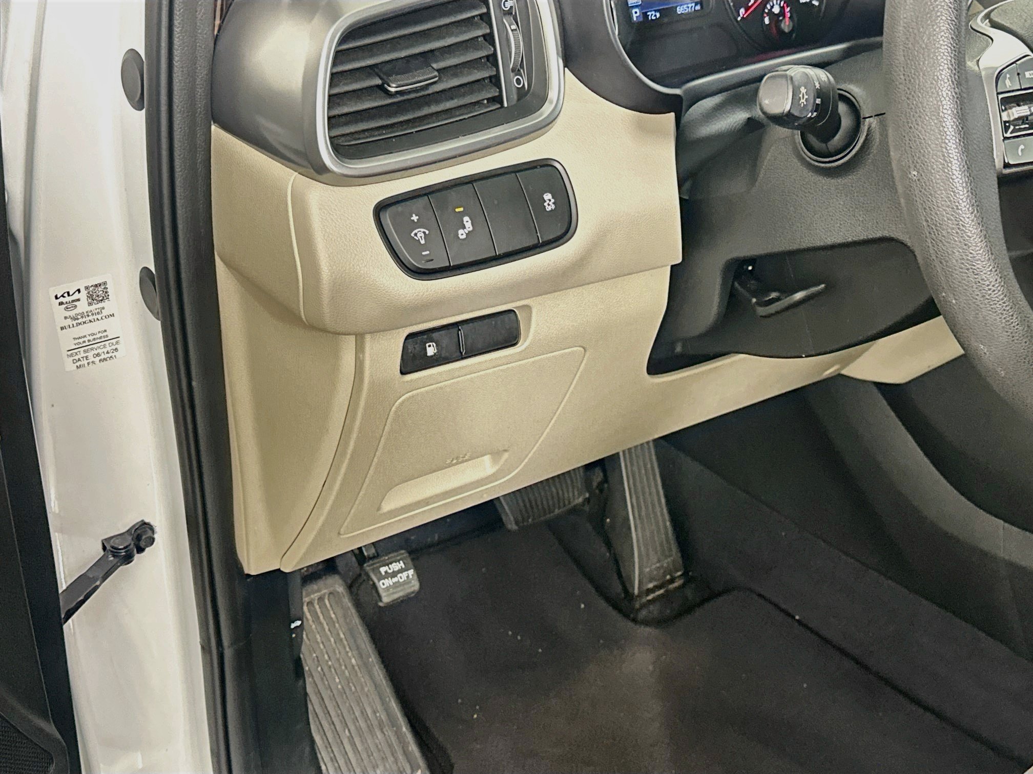 Used 2020 Kia Sorento LX FWD image 17