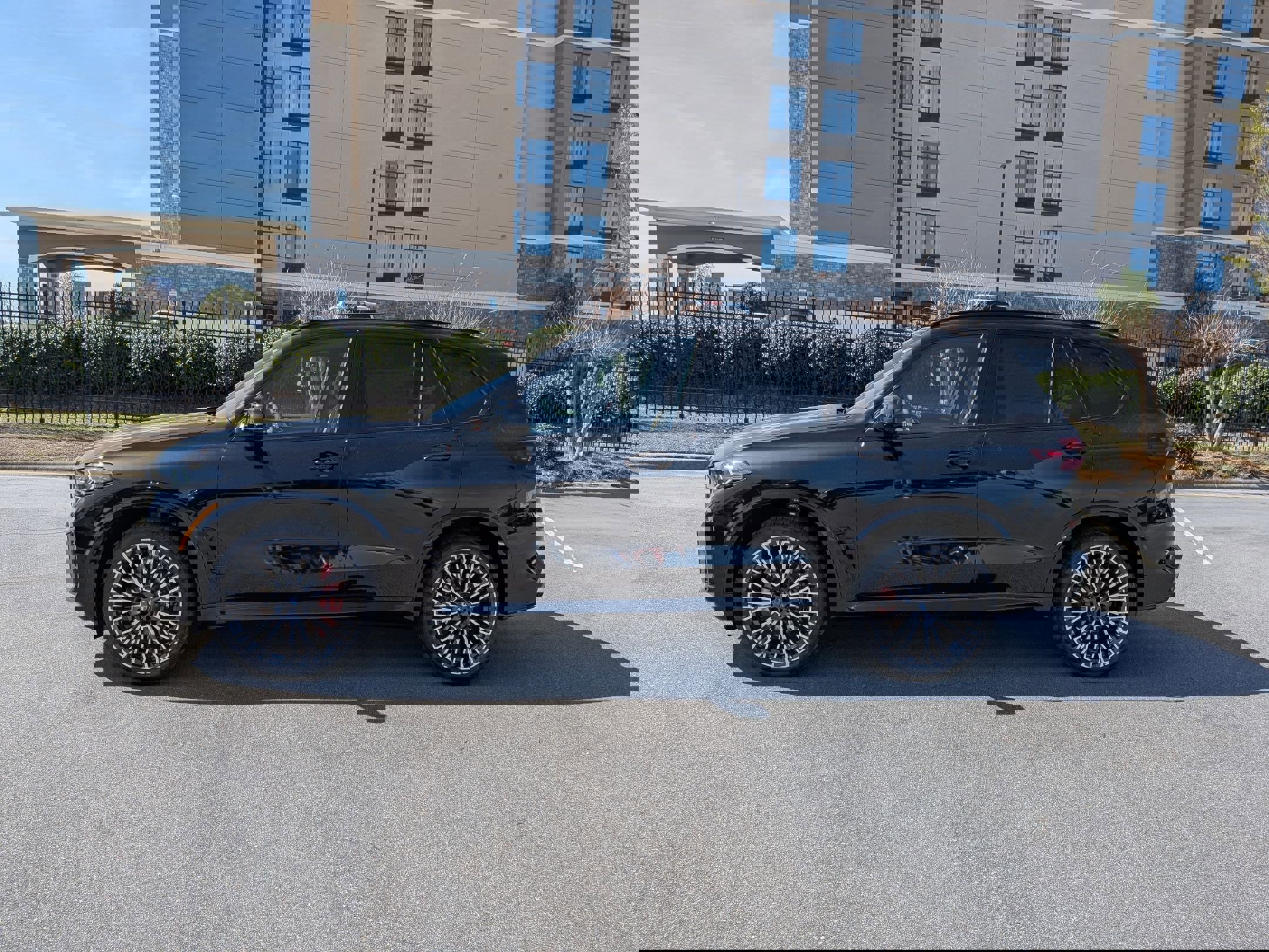 New 2026 BMW X5 xDrive40i w/ M Sport Package image 6