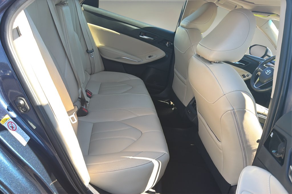 Certified 2019 Toyota Avalon XLE w/ Moonroof Package FWD image 17