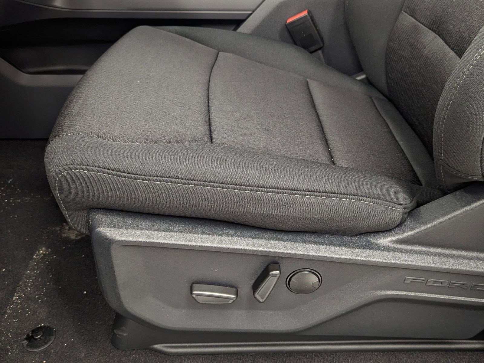 New 2025 Ford F150 XLT w/ Equipment Group 302A MID image 11