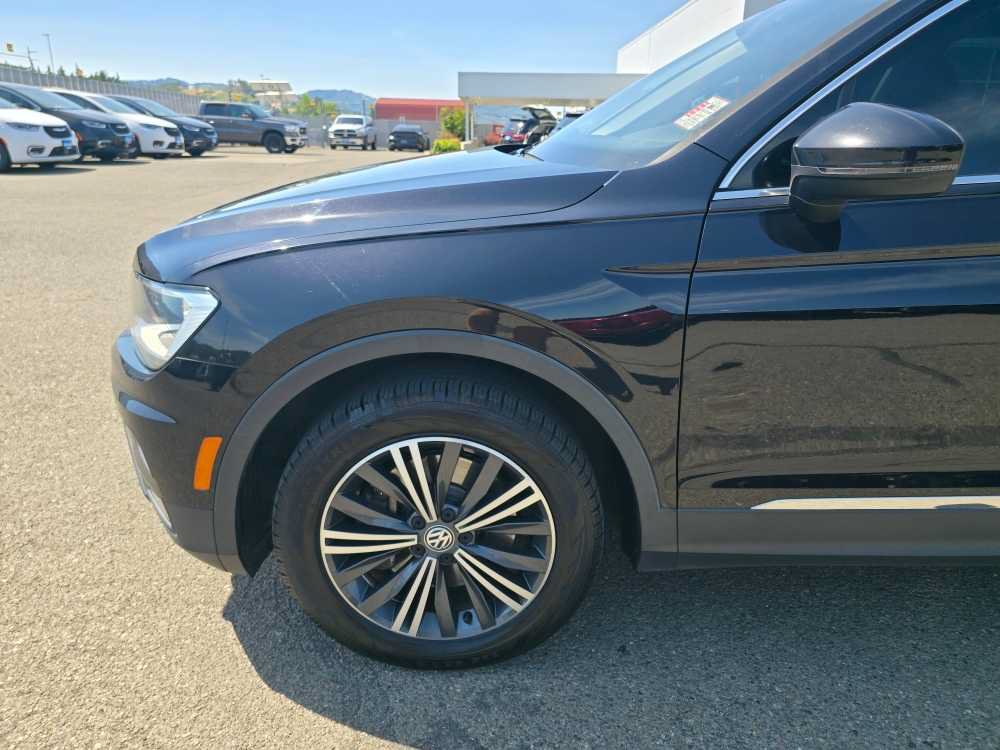 Used 2018 Volkswagen Tiguan SEL AWD/4WD image 18