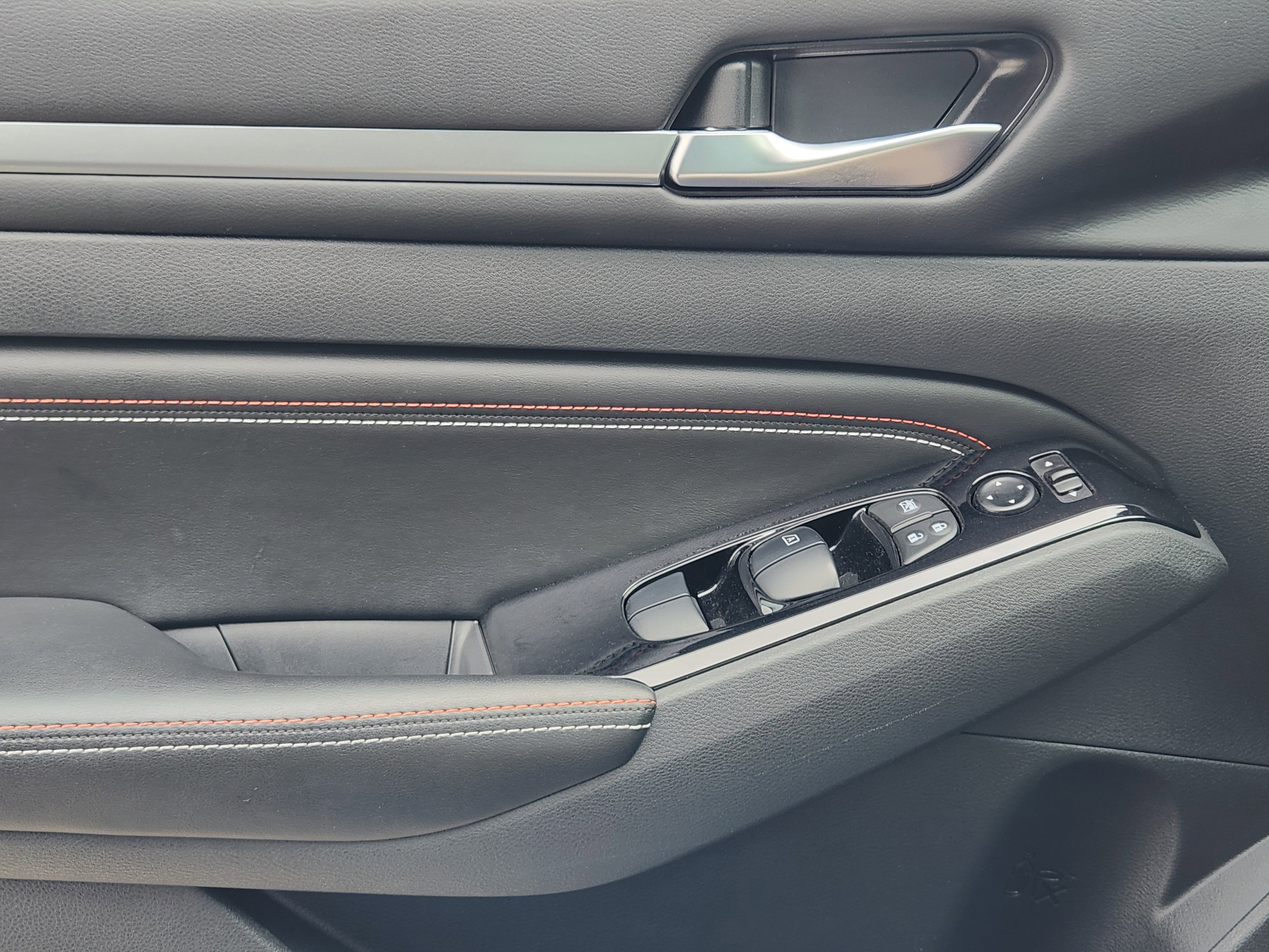 Used 2023 Nissan Altima 2.5 SR w/ SR Premium Package image 23