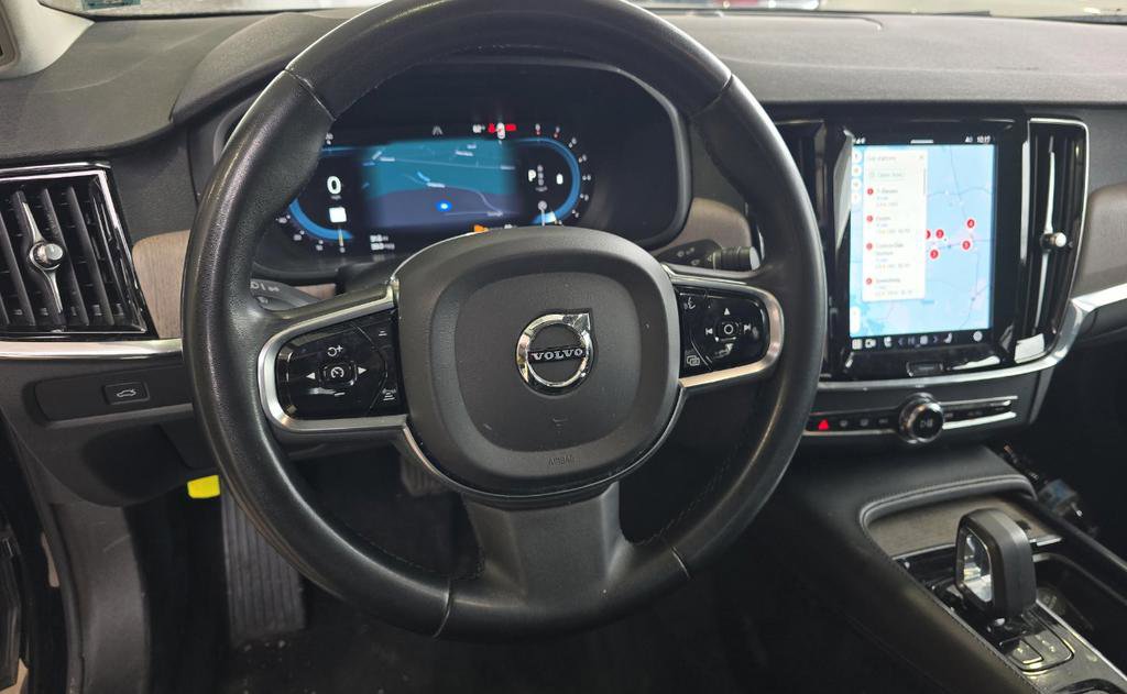 Used 2023 Volvo S90 B6 Plus image 9