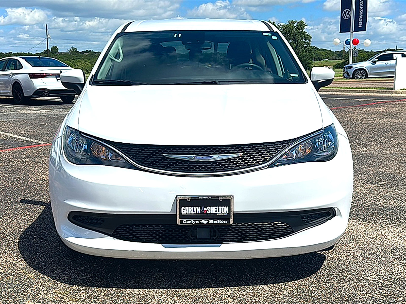 Used 2023 Chrysler Voyager LX FWD image 11