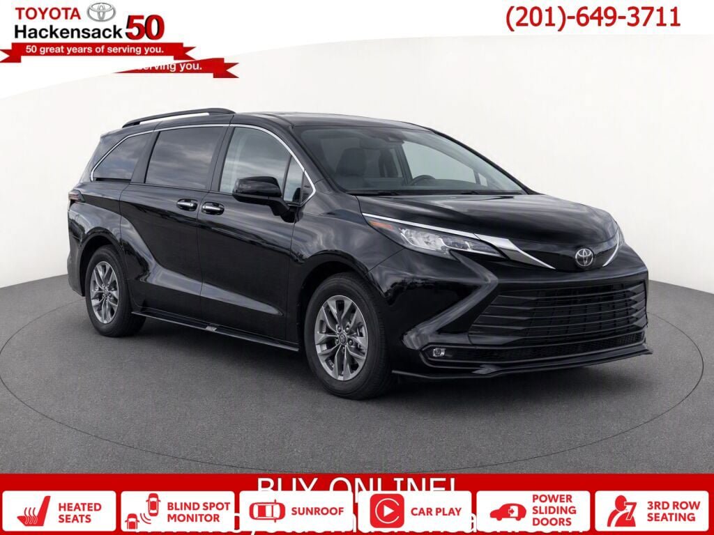 Used 2026 Toyota Sienna XLE FWD image 1