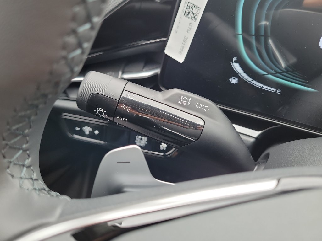 New 2026 Kia Niro EX FWD image 28