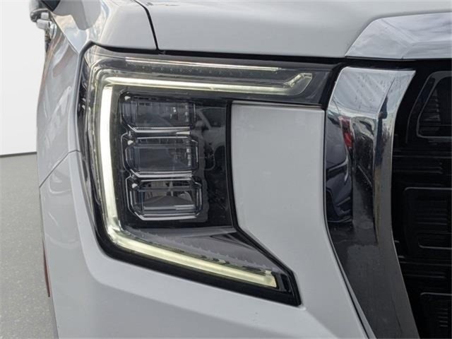 Used 2022 GMC Yukon XL SLE w/ Max Trailering Package image 9