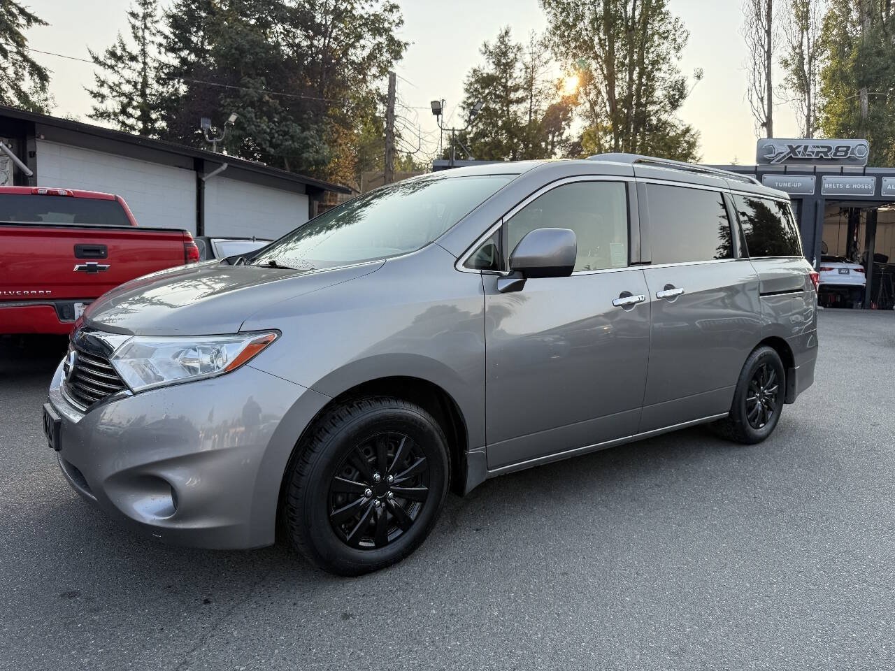 Used 2012 Nissan Quest S FWD image 2