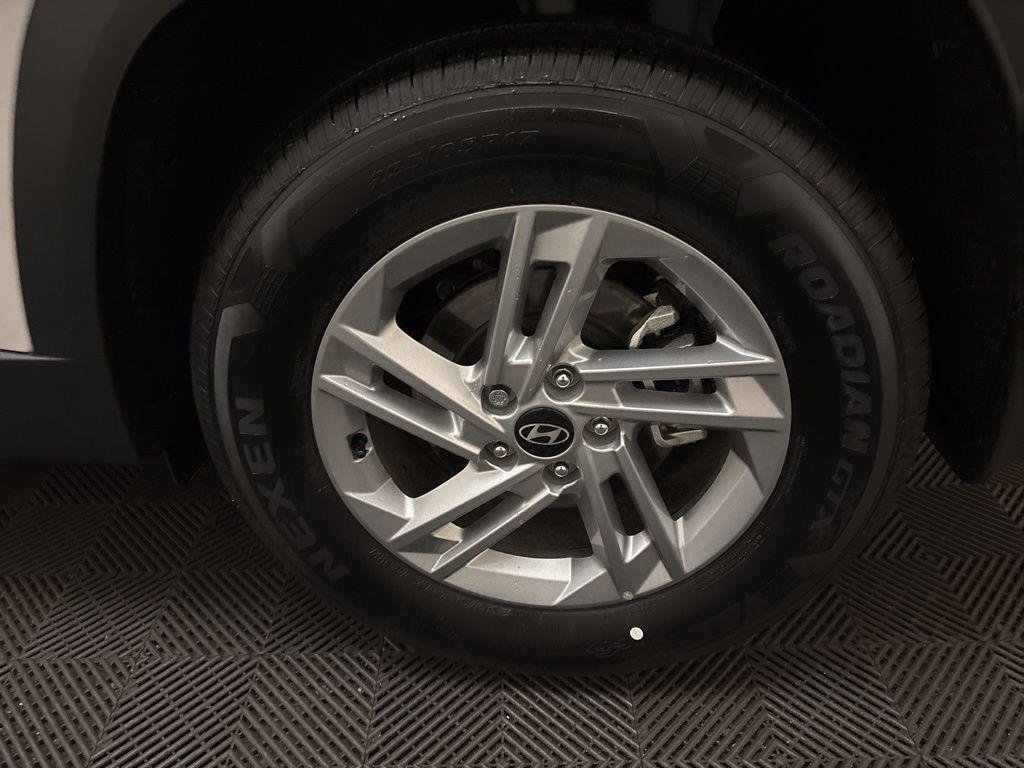 New 2025 Hyundai Tucson SE image 28