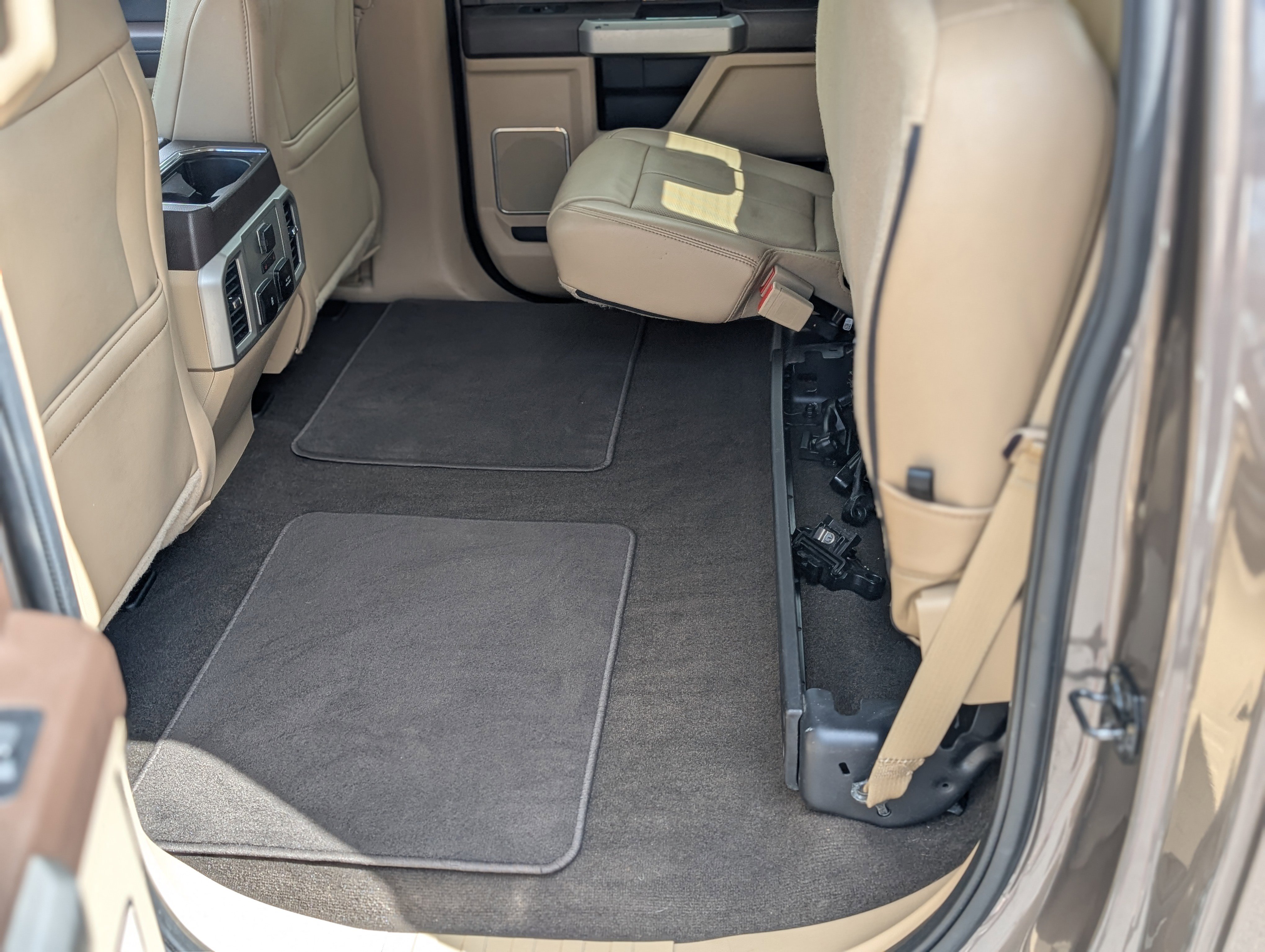 Used 2019 Ford F150 Lariat w/ Equipment Group 502A Luxury image 39
