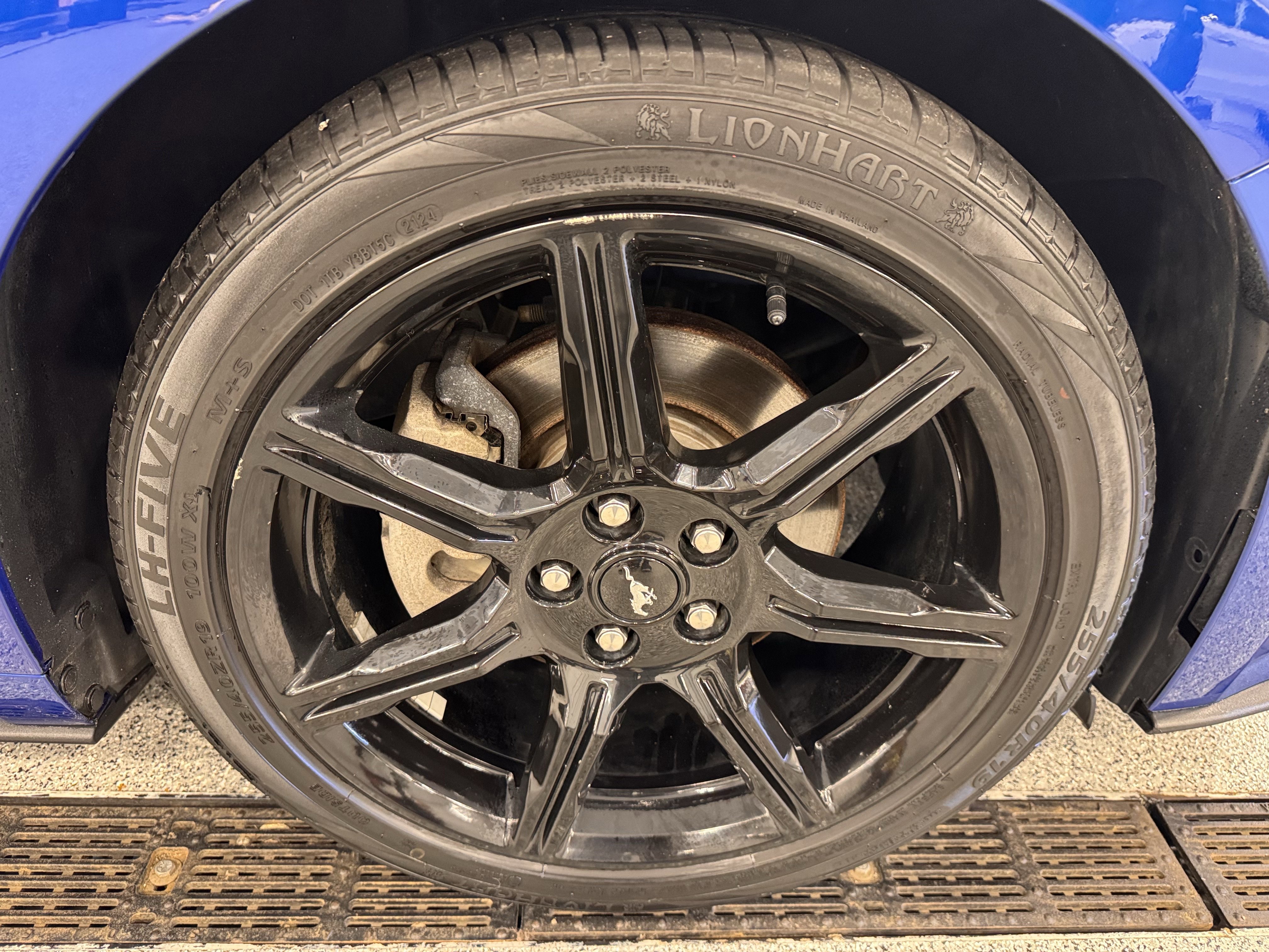 Used 2018 Ford Mustang EcoBoost w/ Black Accent Package image 28