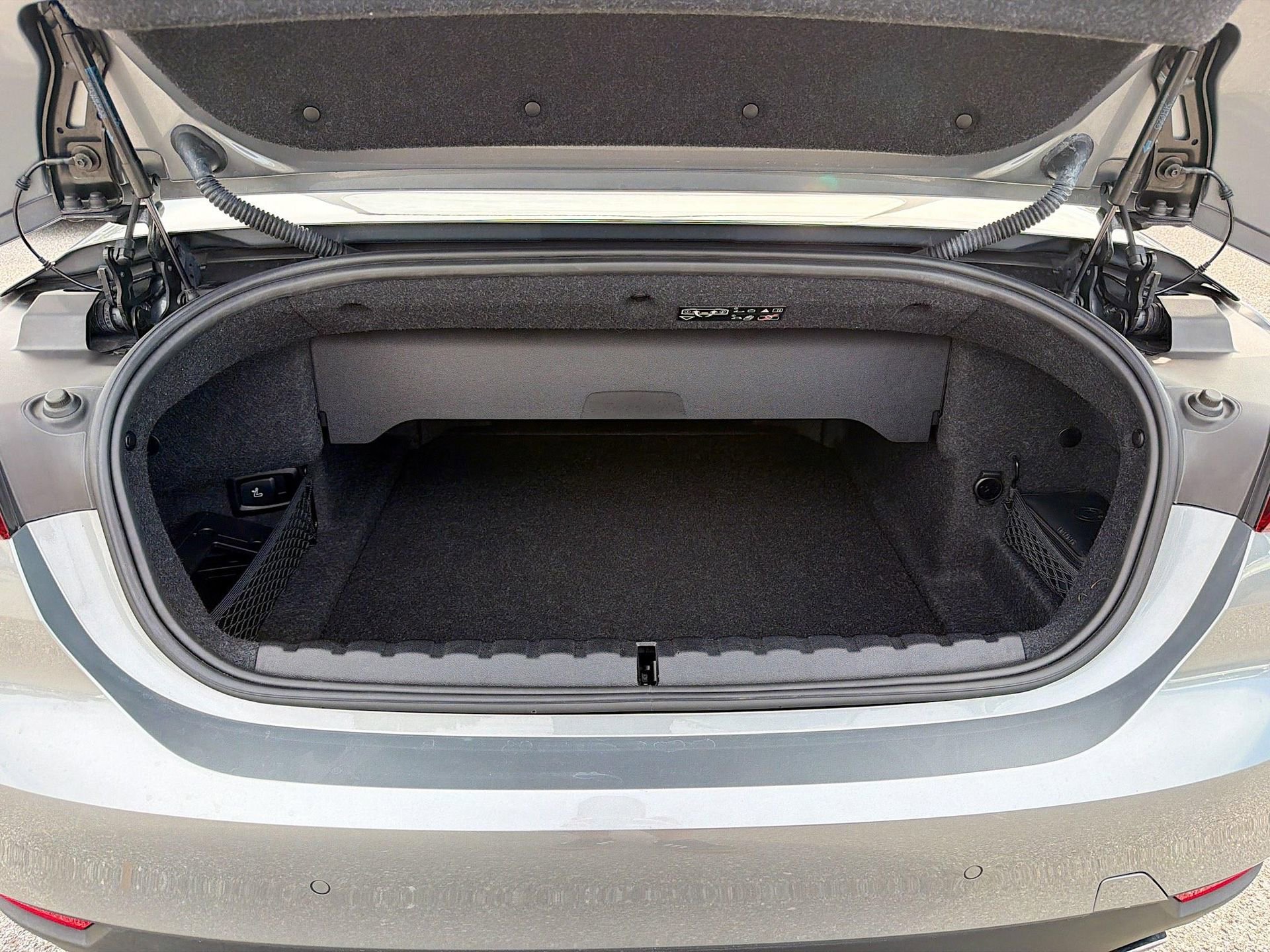 Used 2023 BMW 430i Convertible w/ Convenience Package image 12