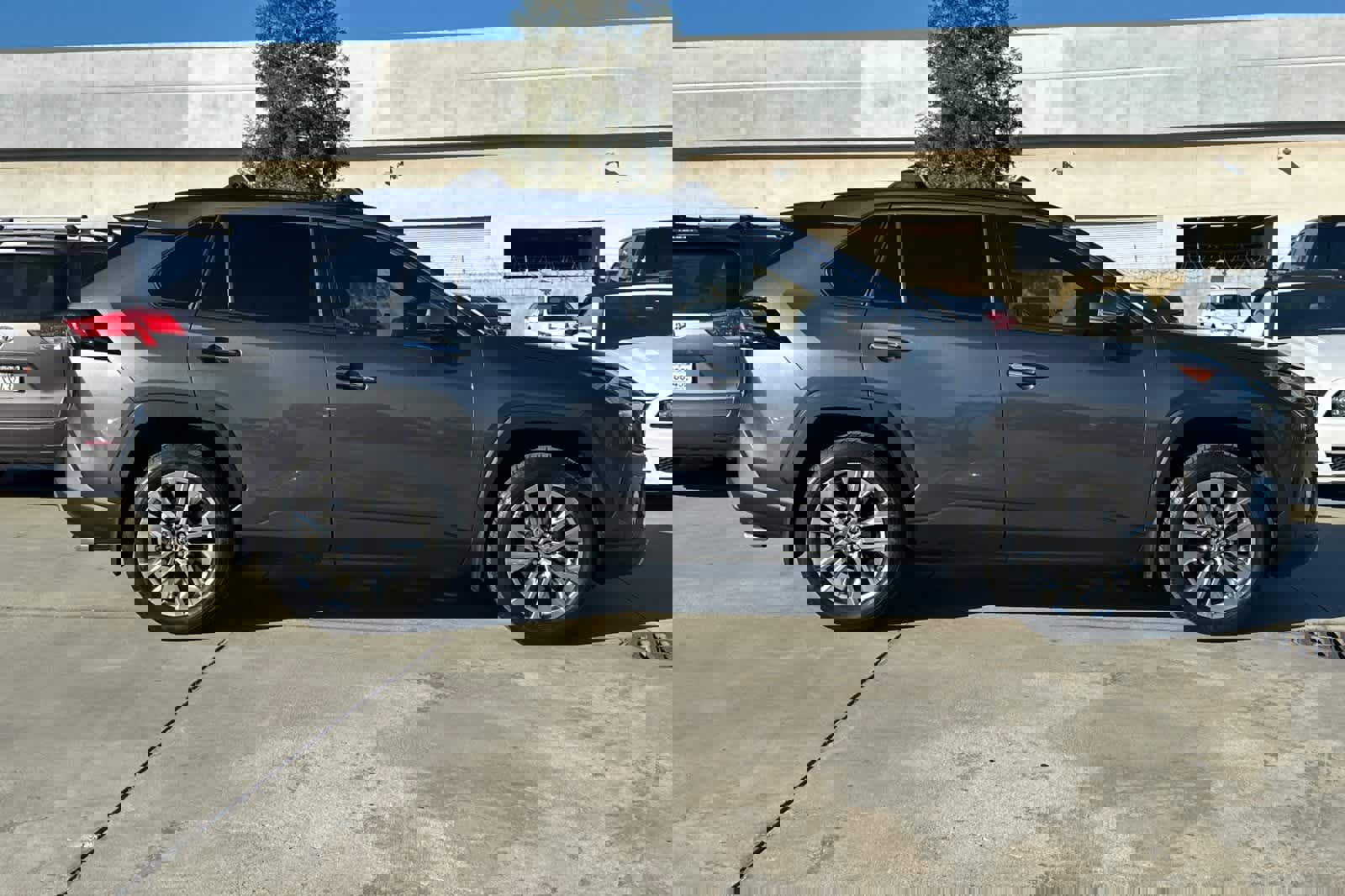 Used 2019 Toyota RAV4 Limited w/ Advanced Technology Package image 9