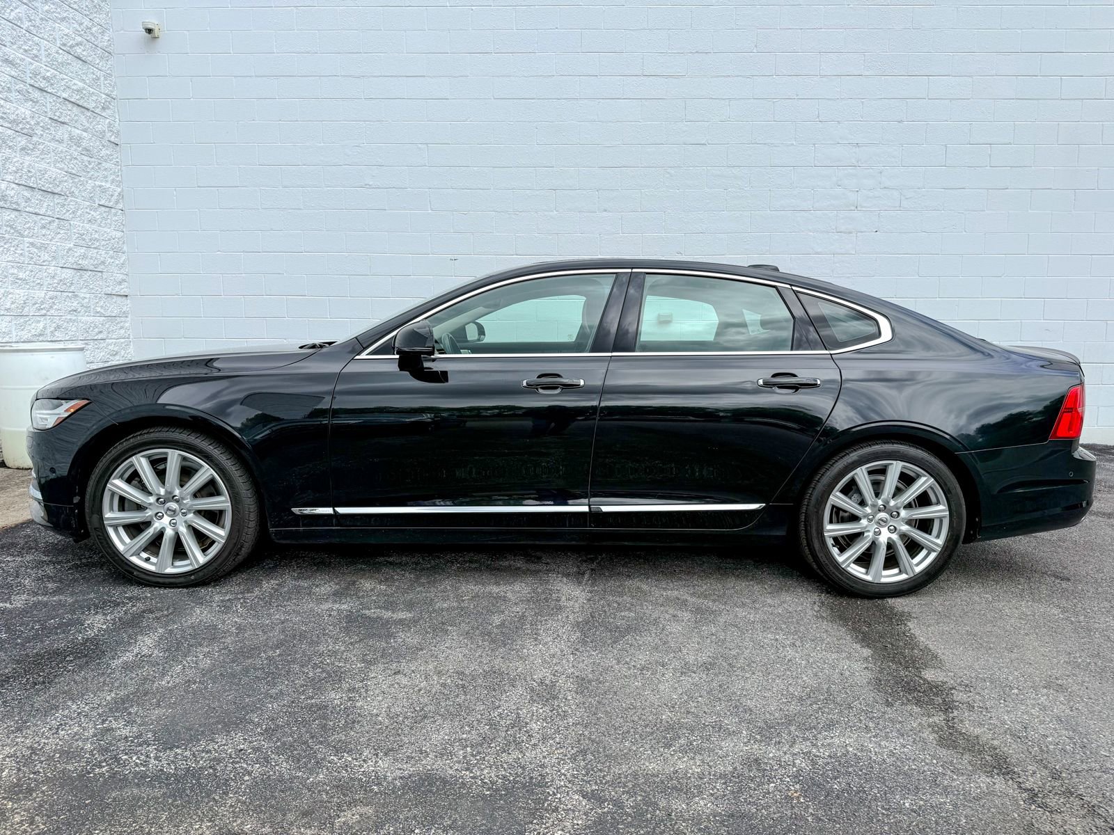 Used 2017 Volvo S90 T6 Inscription w/ Vision Package AWD/4WD image 10