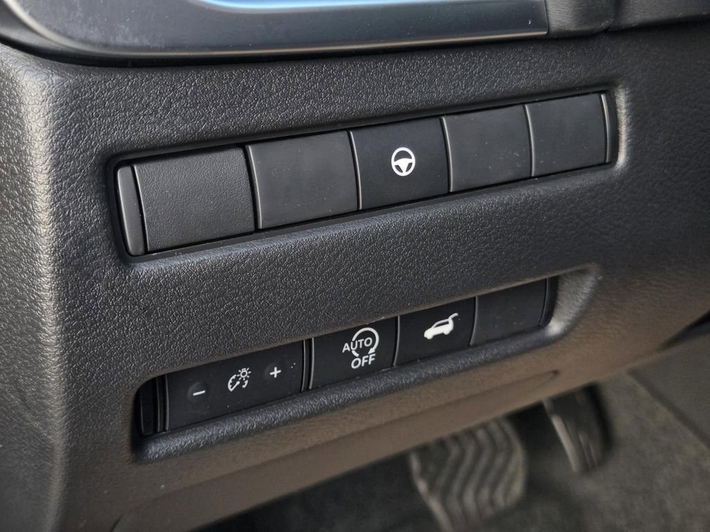 New 2026 Nissan Rogue SV image 18