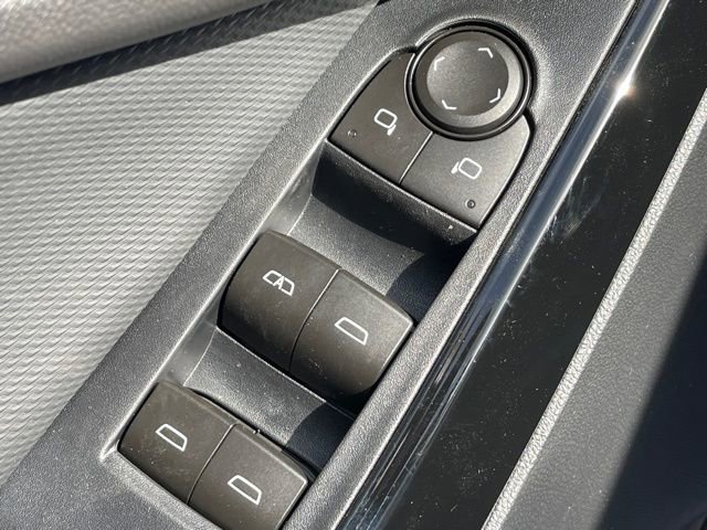 New 2026 Chevrolet Equinox LT w/ Convenience Package II image 18