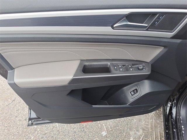 Used 2023 Volkswagen Atlas SEL R-Line image 15