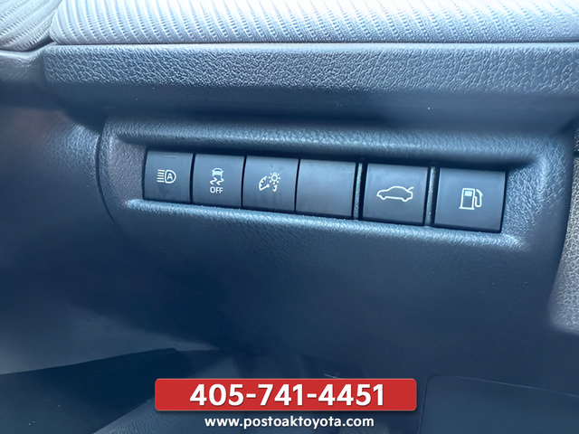 Used 2025 Toyota Camry SE FWD image 33