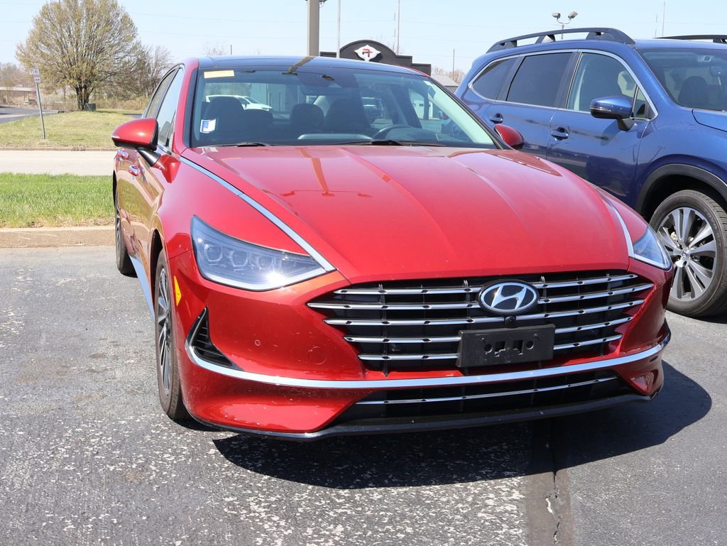 Used 2023 Hyundai Sonata Limited w/ Cargo Package image 2