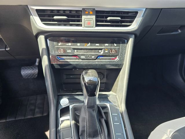 Used 2025 Volkswagen Taos SE AWD/4WD image 23