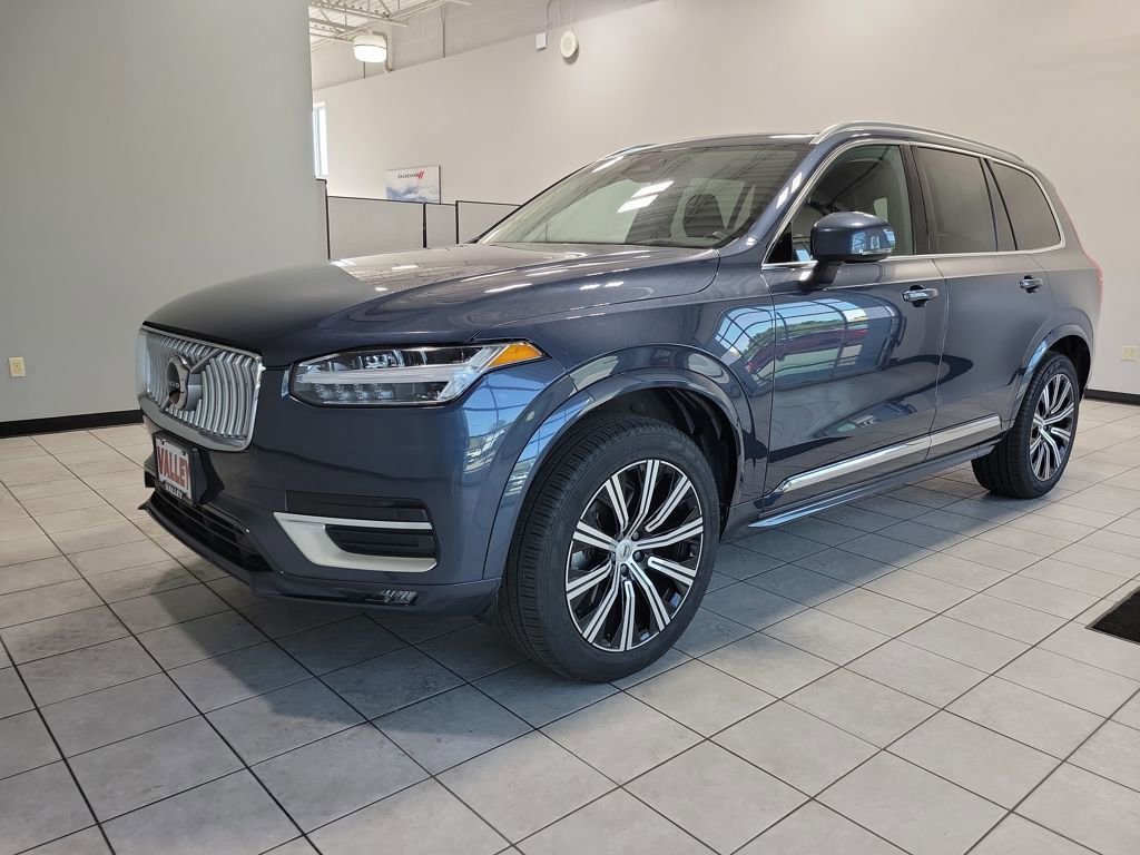 Used 2025 Volvo XC90 B5 Core image 23