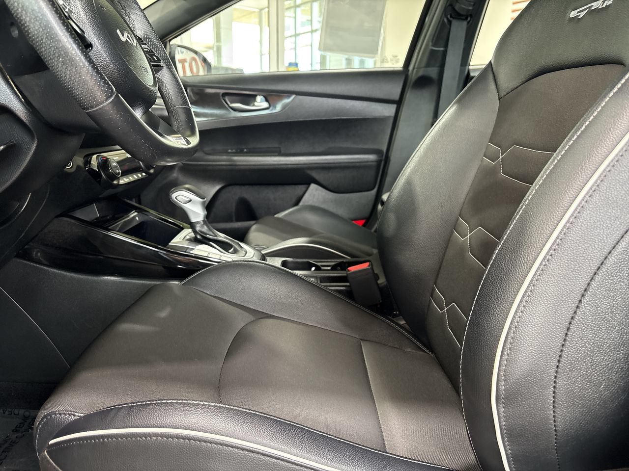 Used 2023 Kia Forte GT-Line w/ GT-Line Premium Package FWD image 11
