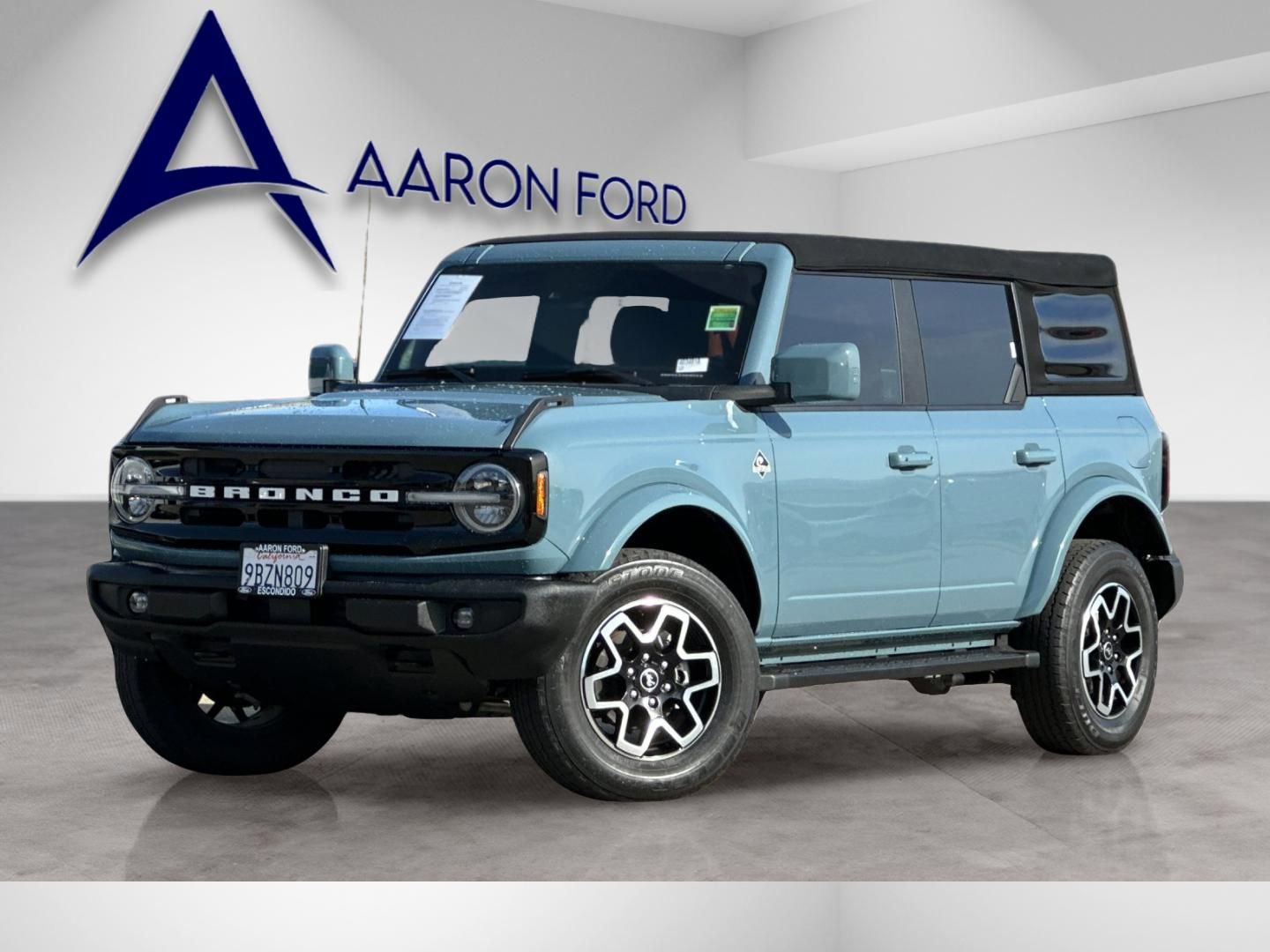 Used 2022 Ford Bronco Outer Banks image 2
