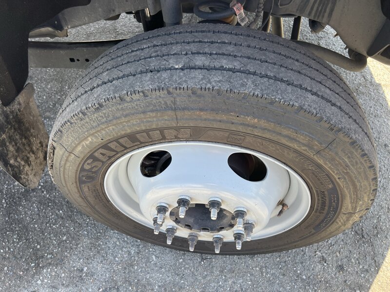 Used 2023 Ford F550 Luxury RWD image 32